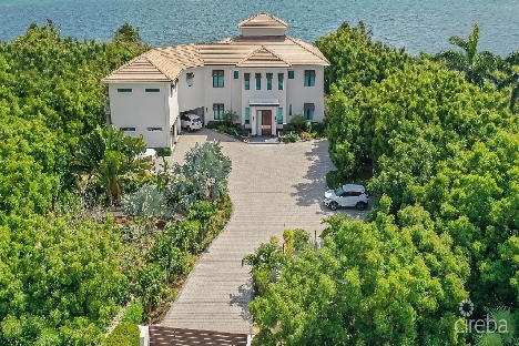 Chiaro di luna waterfront estate – vista del mar