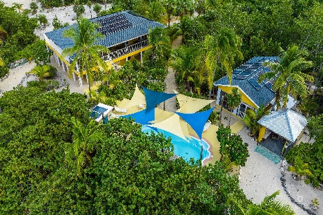 Tropical runaway - cayman brac beachfront