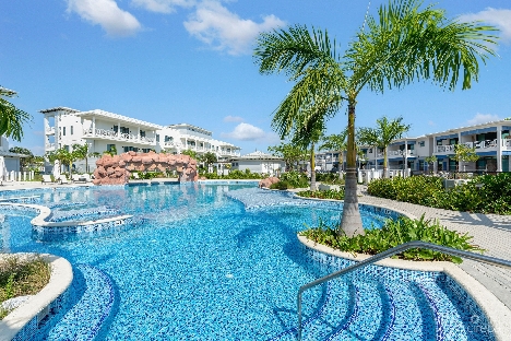 Rare olea 3 bed 3.5 bath corner penthouse