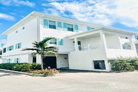 Periwinkle 3 bed town home courtyard unit