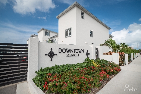 Downtown reach townhouse