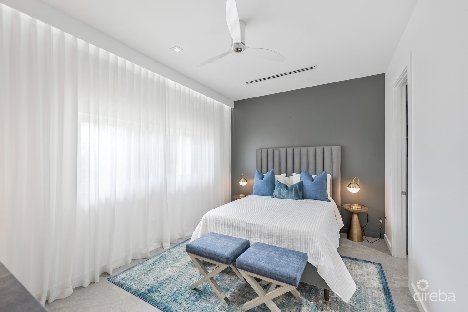 Laguna del mar - oceanfront renovated 3 bed + den