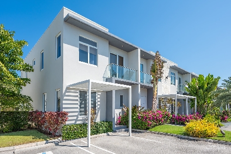 Twenty40 #5 cook quay | governors harbour | townhouse