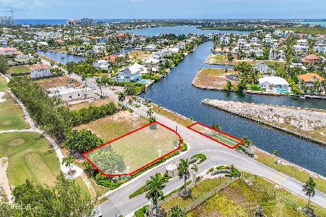 Prime canal front land in crystal harbour