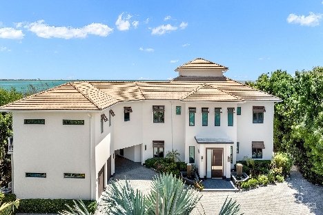 Chiaro di luna, a luxury ocean front estate in vista del mar