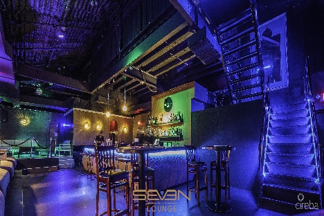 Seven mile lounge
