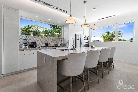 Solara 117, crystal harbour end unit