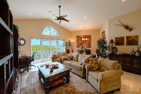 Raleigh harbour  penthouse with  dock