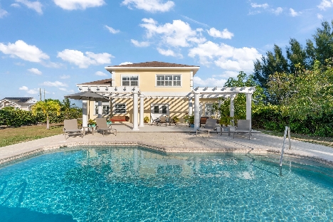 Sunrise landing canal front family home