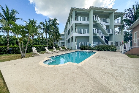 Lakeside condo near camana bay