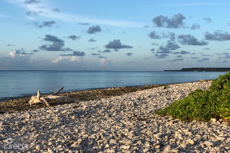 Primier waterfront lot cayman brac