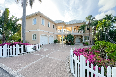Yacht club canal front home