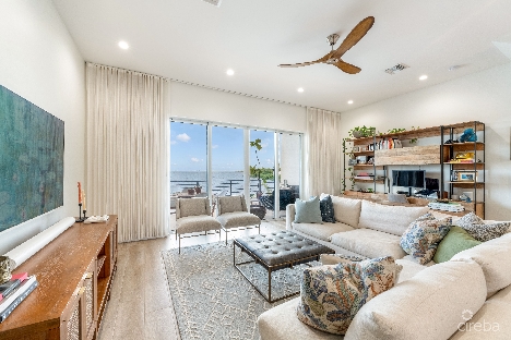 Ocean crest 19, waterfront townhome w/ apartment