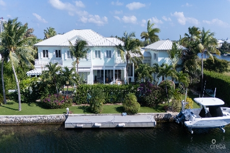 Casa bella – waterfront residence in crystal harbour