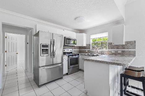 Mahogany lane 5, west bay apartment