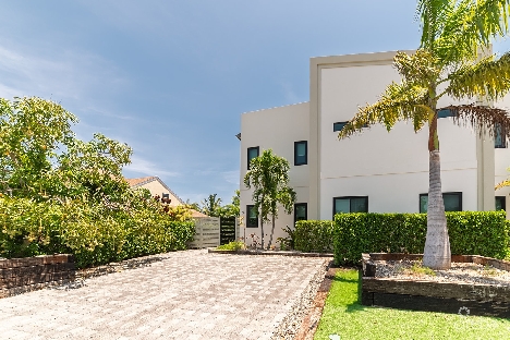 Nusa villas beautiful home with pool
