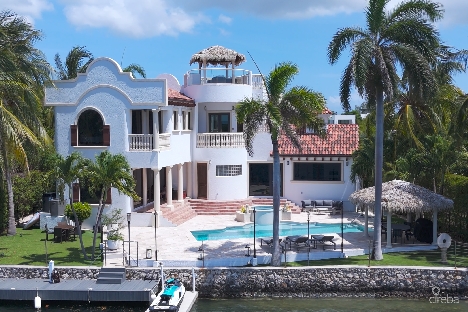 Crystal harbour - ocean front home
