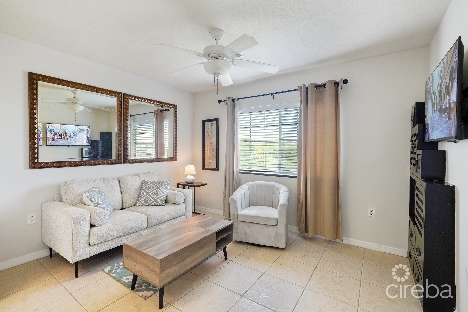 Lakeside 1 bed great roi