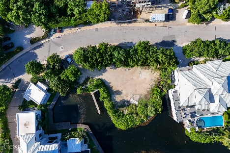 Ritz carlton deck house #18 | canal front land