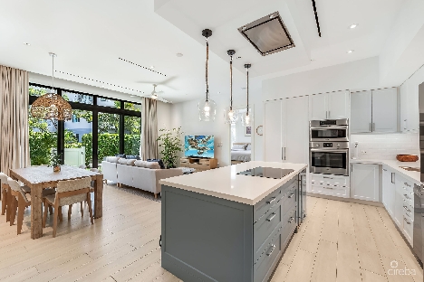 Olea 414 - private garden 2-bed residence