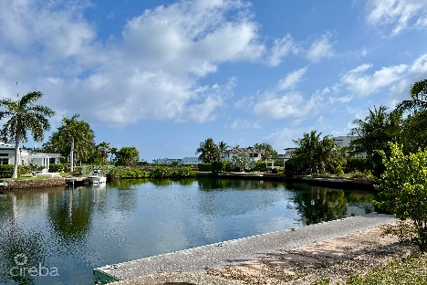 Grand harbour, grand isle canal front lan