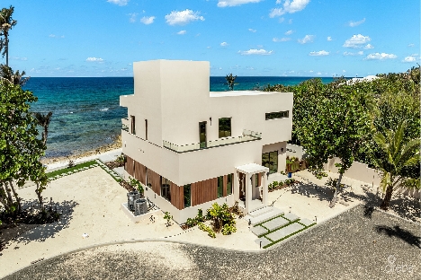 5 bed beach front estate – halcyon point