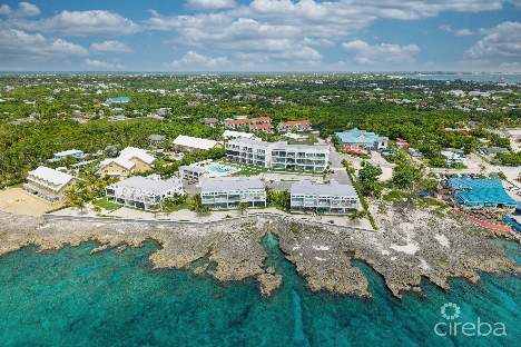 Sunset point - beautifully upgraded 3 bed with panoramic ocean views