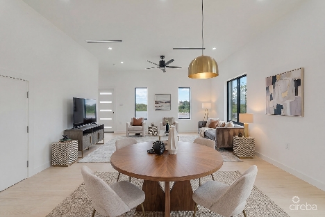 2 bedroom, 2.5 bathroom duplex in lookout garden