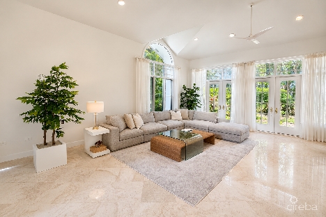Rare king’s court villa in britannia | seven mile beach corridor