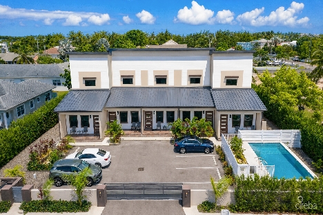 Trophy crescent 5-unit development