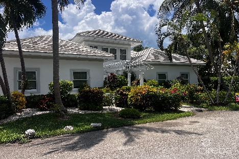 Canal point - canal front residence