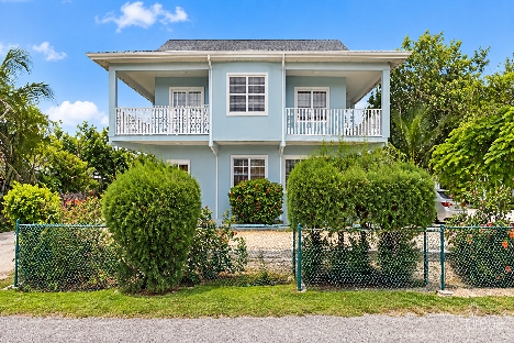 Pepi street duplex (with dock)