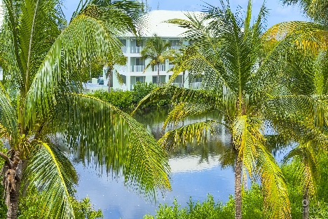 Lakeside penthouse 2 bed