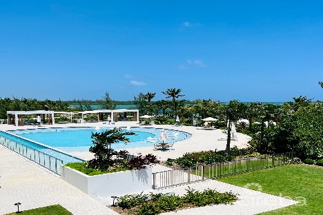 Aura 2 bed plus den, 2.5 bath townhouse