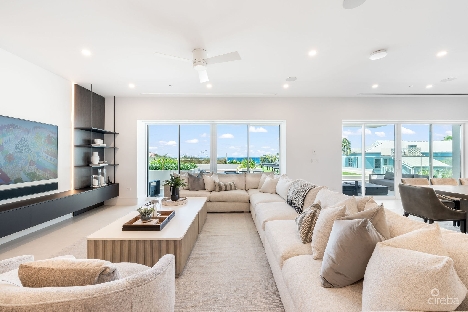 Aqua residence 2 – luxury seven mile beach condo