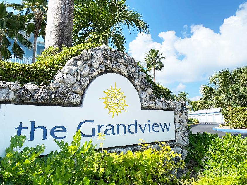 Upgraded – grandview – beachfront