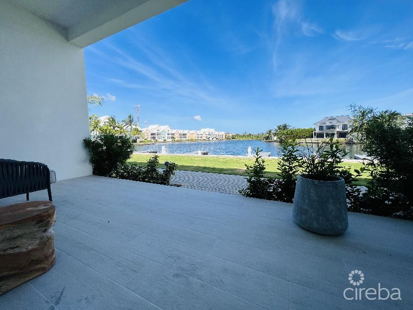 Grand harbour 4 bed waterfront home