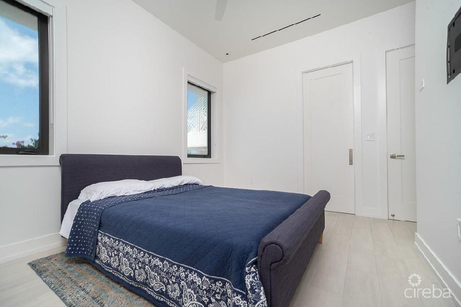 Olea 3 bedroom penthouse – corner unit