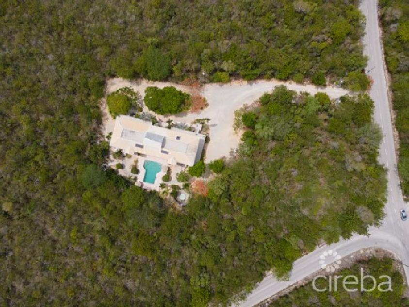 Cayman brac bluff twin estate with pool