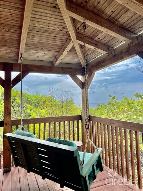 Dolphin lookout tree house and beach lot in south side