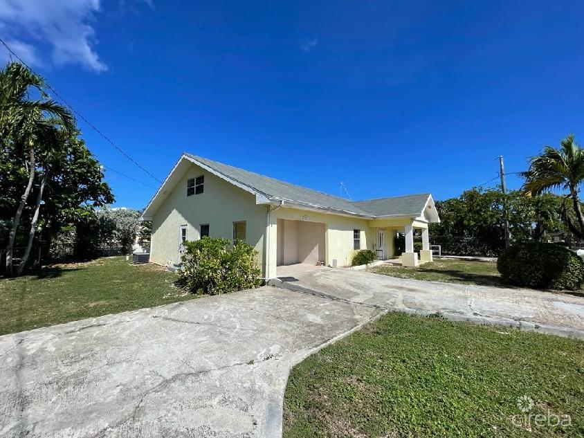 Coral gables family home with separate rental apt